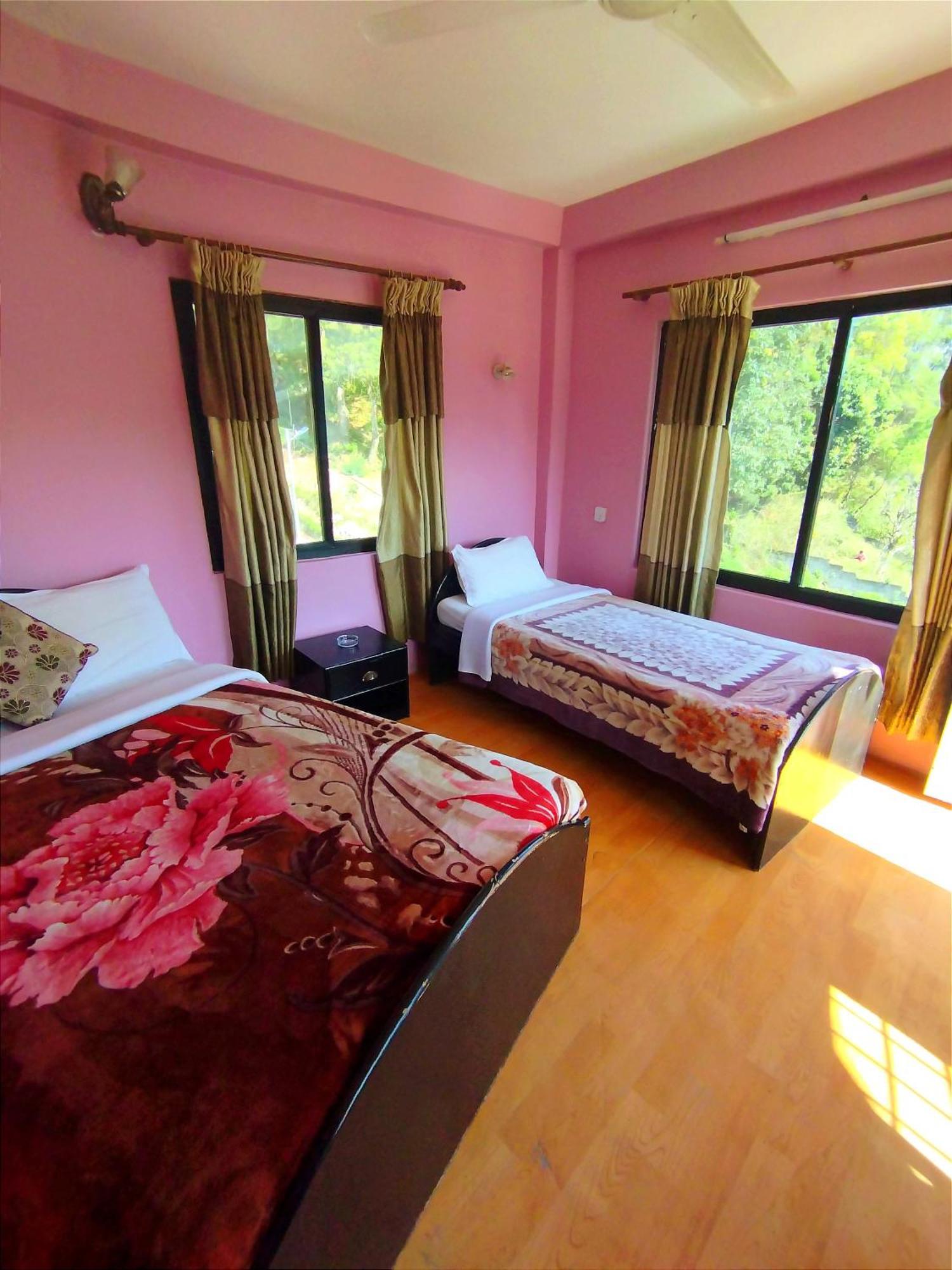 Hotel Santana Pokhara Zimmer foto