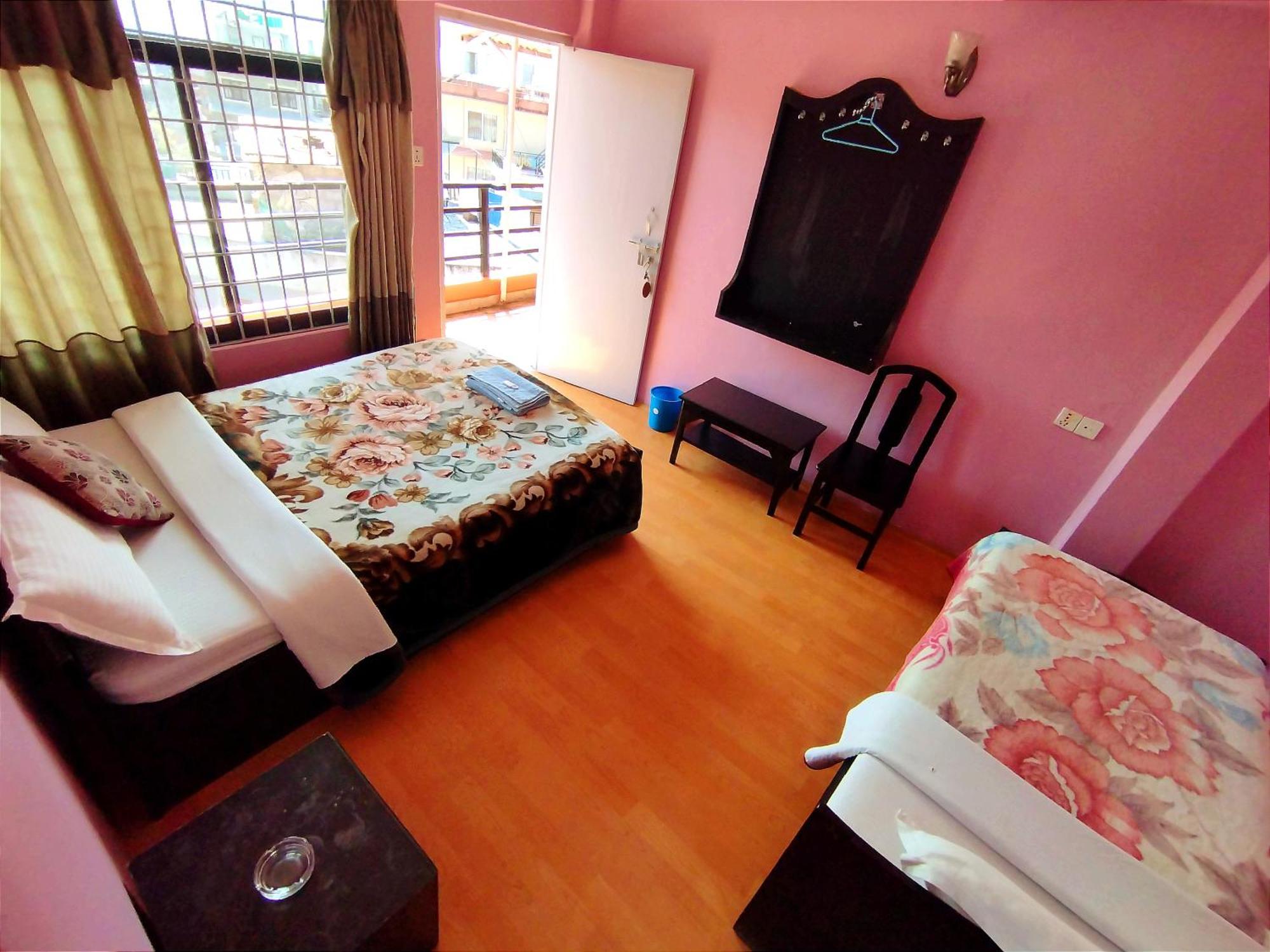 Hotel Santana Pokhara Zimmer foto