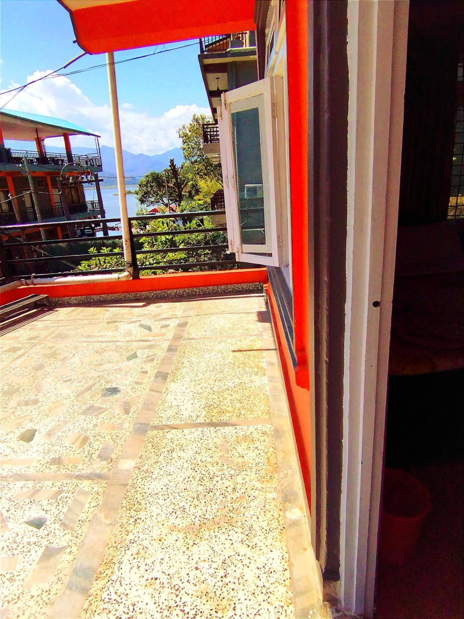 Hotel Santana Pokhara Zimmer foto