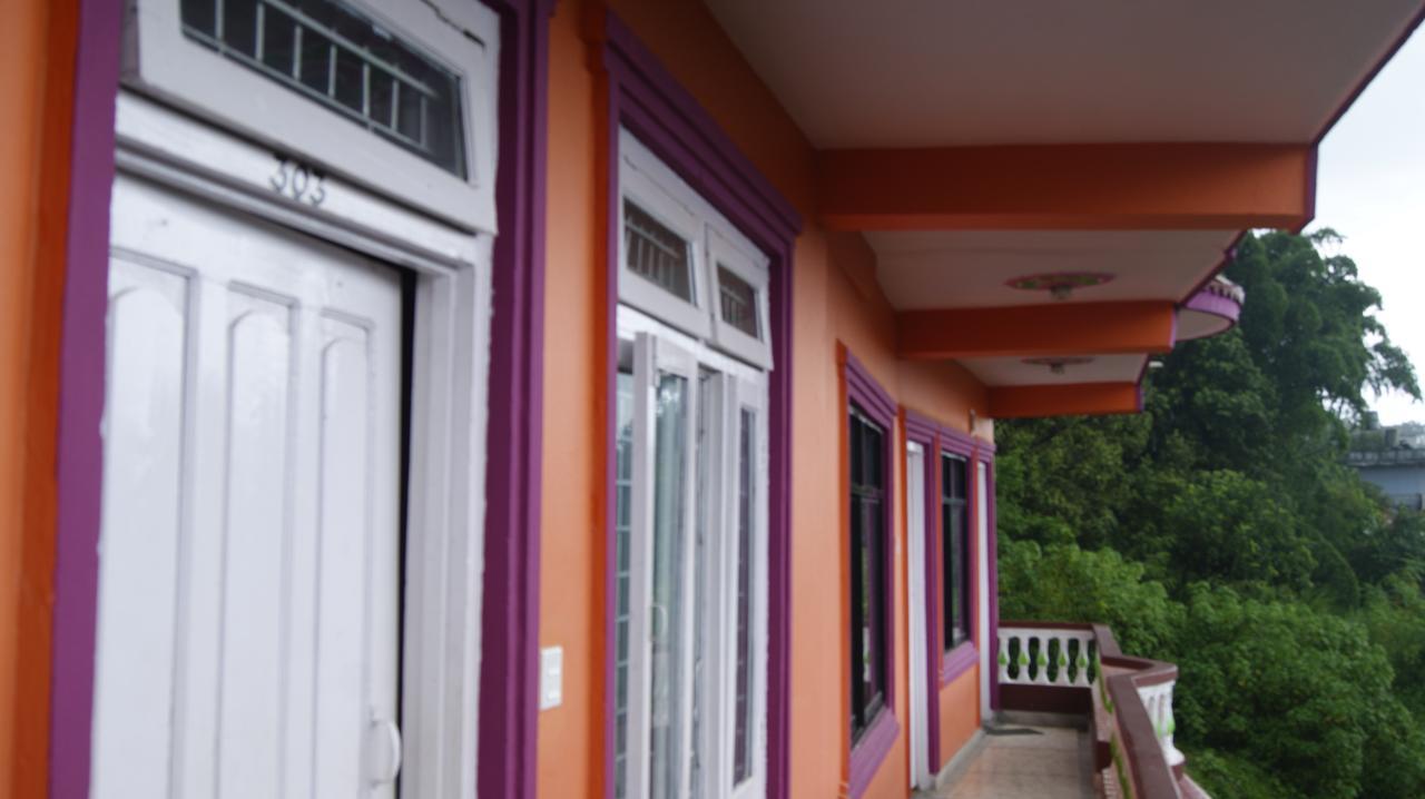 Hotel Santana Pokhara Exterior foto
