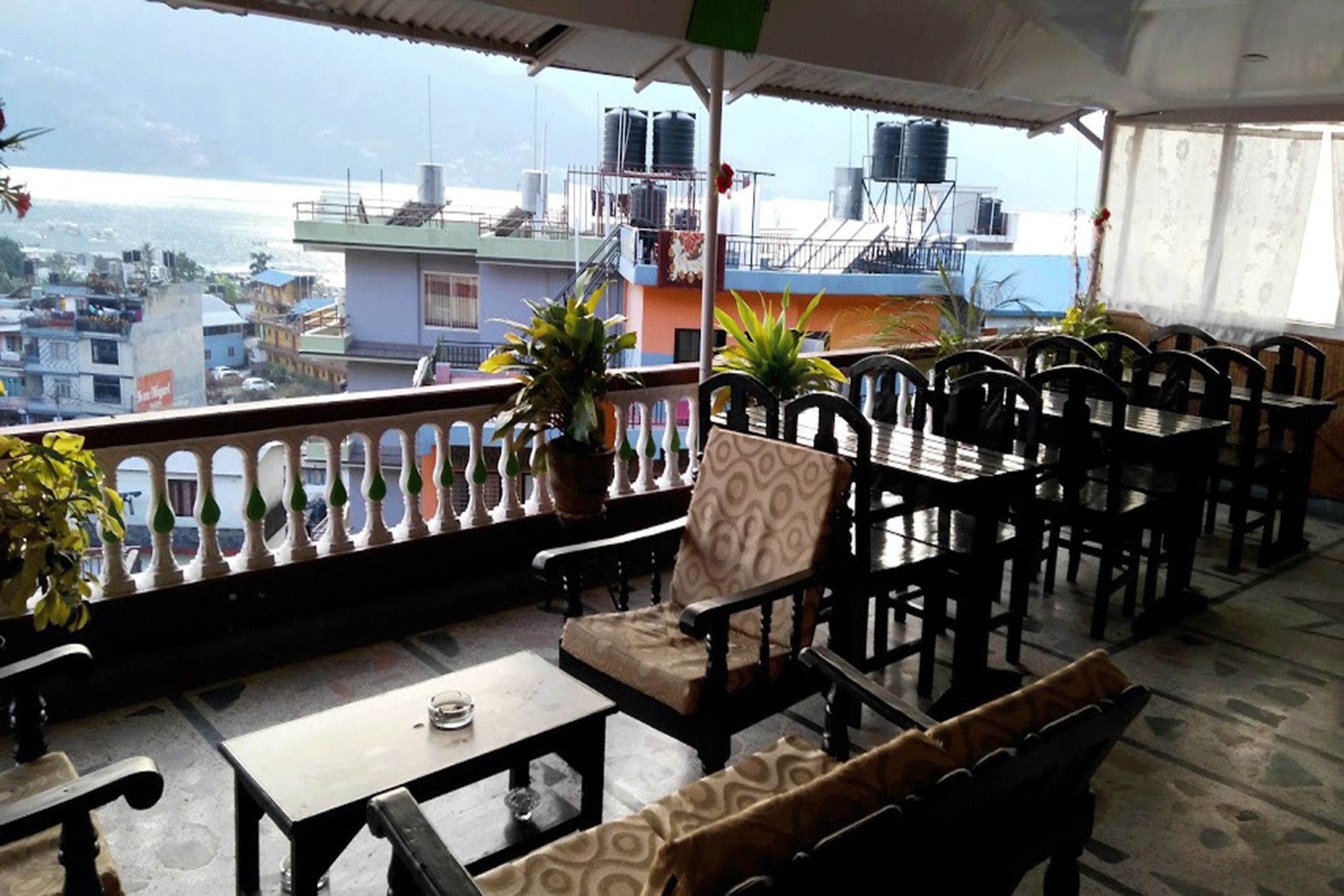 Hotel Santana Pokhara Exterior foto