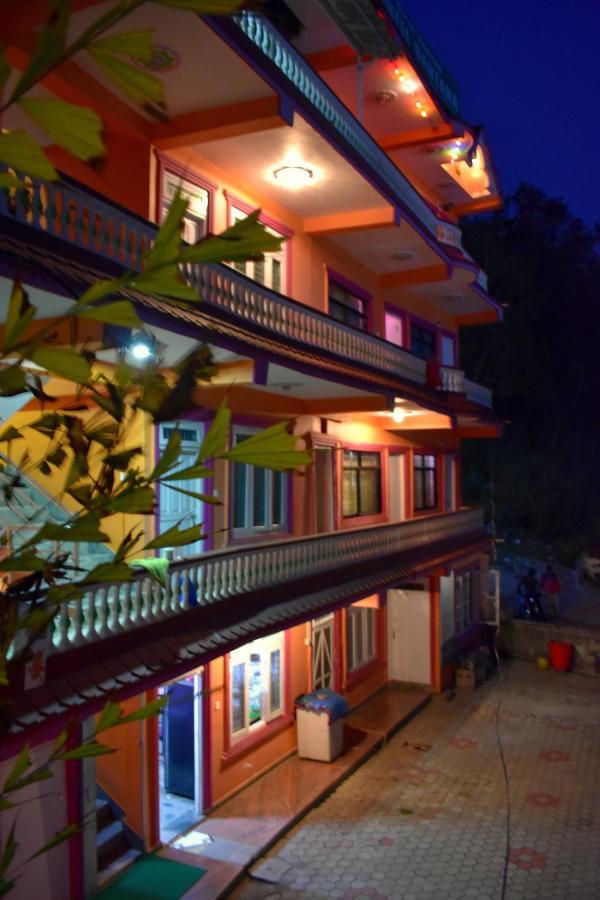 Hotel Santana Pokhara Exterior foto